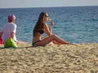 Подглядывание за девушками на пляже