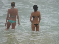 Подглядывание за девушками на пляже