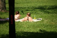 Фотоохота на загорающих девушек