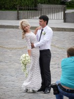 невеста с женихом на улице