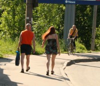 видно черные трусики сквозь одежду