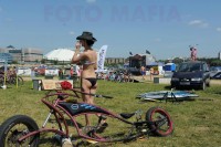 Модель на выставке Автоэкзотика