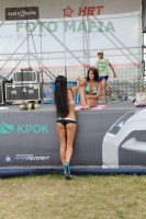 Девушка Автоэкзотики в бикини