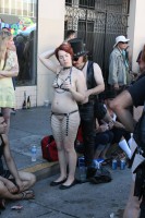 девушка Folsom Street Fair