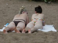 Фотоохота на девушек в купальниках