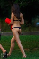 Фотоохота га девушку в бикини