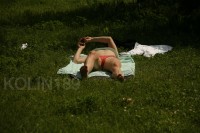 Подглядывание за загорающими девушками