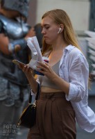 Фотоохота на девушек без лифчика на Красной площади