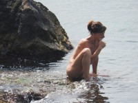 Фотоохота на купающуюся голышом