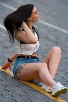 Фотоохота на девушку без лифчика на улице