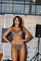 девушка Lingerie-Expo 2013