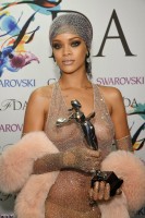 Rihanna в прозрачном платье