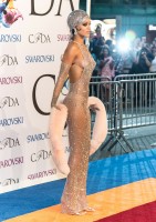 Rihanna в прозрачном платье