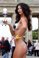 Micaela Schäfer голая на улице
