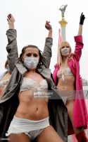 Активистки Femen
